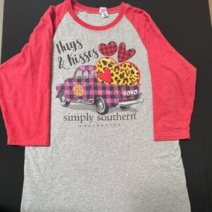 SIMPLY SOUTHERN RED & GRAY CREW NECK GRAPHIC 3/4 LENGTH SLEEVE T- SHIRT  SIZE M